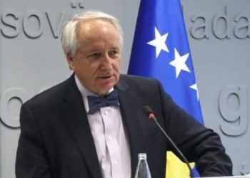 Ministri Latifi bën apel për vaksinim kundër koronavirusit