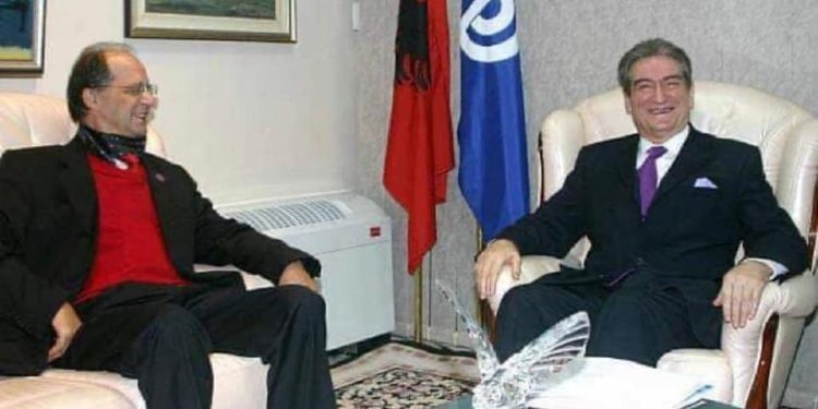 Berisha: Rama,”argati” i Vuçiçit nuk po lejon vendosjen e shtatores së Rugovës në Tiranë