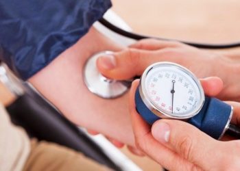 Tensioni i gjakut rritet në varësi të stinëve, ja si të mbroheni nga ndikimi i motit