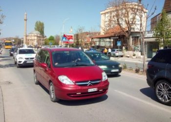 Nga 1 marsi fillon zbatimi i tiketave ngjitëse për automjetet