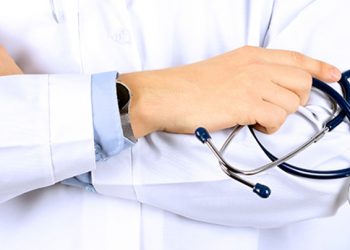 Çfarë e shkakton dëmtimin e veshkave?