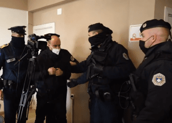 AGK e dënon ashpër arrestimin e kameramanit kosovar nga policia