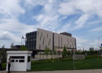 Dita e Shën Valentinit, Ambasada amerikane në Prishtinë bënë thirrje për vaksinim