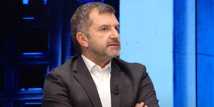 Eskalon debati mes Bushati quan Mërtirin: O zar i Bashës