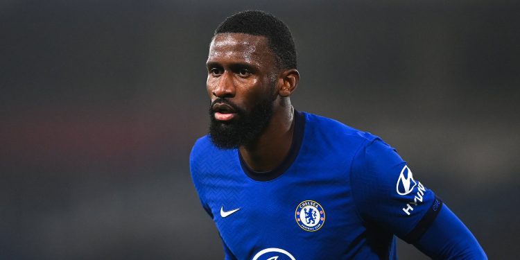 Pse Antonio Rudiger akoma larg kontratës me Chelsea?!