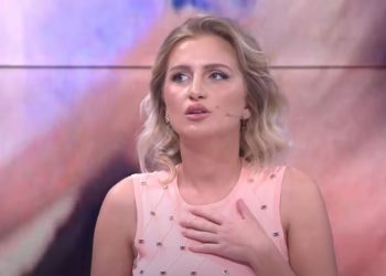 Beniada bën be ‘’për kokë të zotit’’ edhe jashtë shtëpisë së BBV, plasin të qeshurat