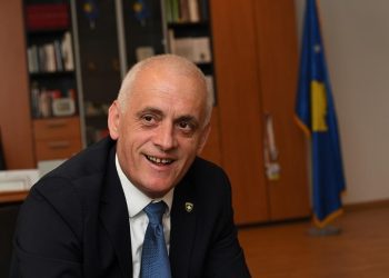 Njohja e patentë shoferëve nga Gjermania, ish ambasadori Cufaj falënderon krerët e shtetit