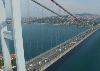 Turqia saksione Rusisë mbyll ngushticën e Bosforit