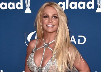 Britney Spears nënshkruan marrëveshje 15 milionë dollarëshe për një libër