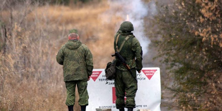 Rusia akuzohet për krijimin e krizës së rreme në Donbas