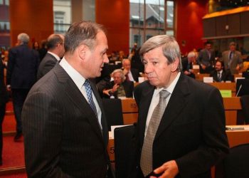 Hoxhaj shpreh ngushëllime për vdekjen e ish-ministrit të Sllokavisë, Eduard Kukan