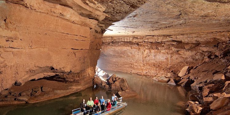 A e dini se cili vend ka më së shumti shpella në botë?