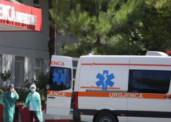 Shqipëri: bie numri i të infektuarve me koronavirus, por çuditërisht rriten rastet e vdekjes
