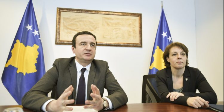 Për çka bisedoi Kurti me ambasadorët e misioneve diplomatike të Kosovës?