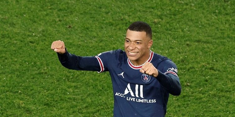 PSG me ofertë të veçantë për Mbappe