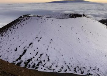 A e dini se Mauna Kea është më e gjatë se mali Mount Everest?