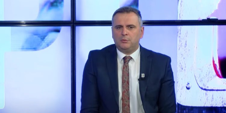 Bajqinovci: Rezoluta e opozitës kundër shtrenjtimit të rrymës, nuk do të kaloi