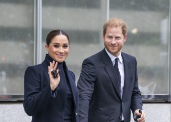 Princi Harry dhe Meghan Markle: Qëndrojmë me popullin e Ukrainës