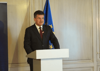 Lajçak: E kemi bërë të qartë se ne i respektojmë parimet e Kosovës në dialog