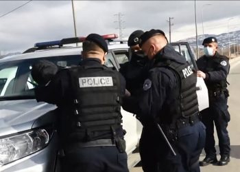 Flet kameramani i cili u arrestua nga policia gjatë kryerjes së detyrës së tij