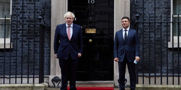 Zelenskyy flet me kryeministrin britanez: Ukraina ka nevojë për mbështetjen e partnerëve!