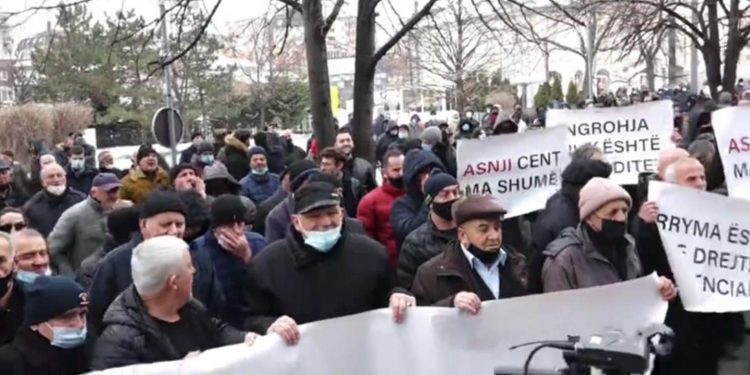“Asnjë centë më shumë”: Protesta kundër shtrenjtimit të rrymës do të mbahet me 25 shkurt
