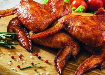 Pulë me patate në marinadë djegëse