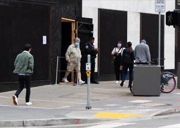 SHBA i jep fund vendosjes së maskave kundër koronavirusit