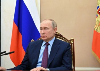 Putin i drejtohet ushtrisë ukrainase: Merrni pushtetin në duart tuaja!