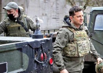 Zelensky: Ne nuk do të dorëzojmë armët, do të mbrojmë shtetin tonë!