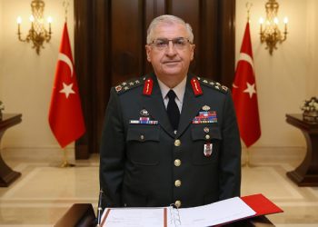 Komandant Jashari pranon letër-urimi nga homologu i tij turk Guler