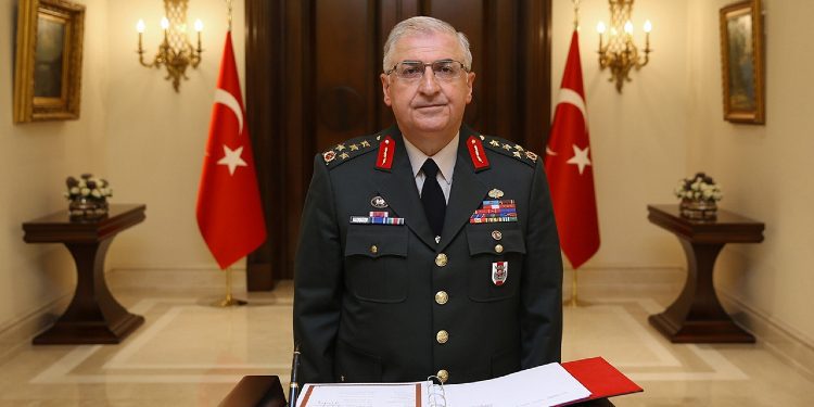 Komandant Jashari pranon letër-urimi nga homologu i tij turk Guler