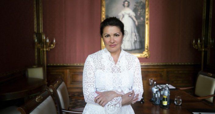 Sulmet në Ukrainë, sopranoja ruse anulon shfaqjet e saj muzikore