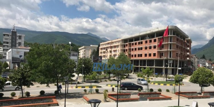 Gjendet pa shenja jete një grua në shtëpinë e saj në Deçan