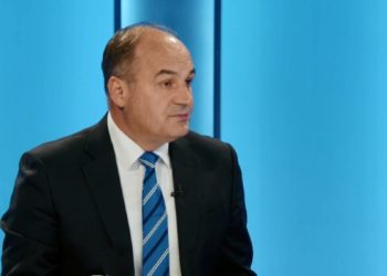 Hoxhaj-Mehajt: Nuk postohen në Facebook bisedimet rreth armatimit