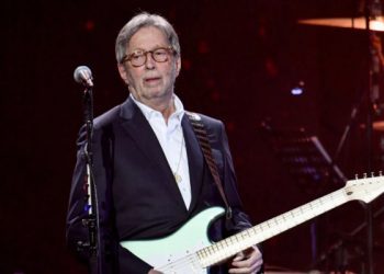 Kitaristi Eric Clapton feston ditëlindjen e 77
