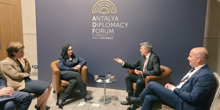 Anëtari i Parlamentit Evropian: Ka ardhur koha që BE-ja të heq vizat për Kosovën