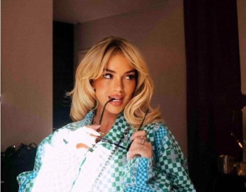 Loredana shkëlqen në fotot e fundit të publikuara