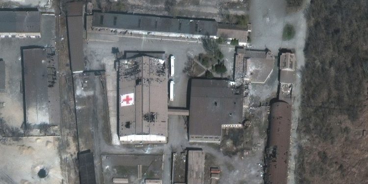 Forcat ruse sulmojnë për herë të 2-të brenda ditës Kryqin e Kuq në Mariupol