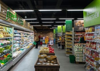 Përfitimet e pronarëve të marketeve pas rritjes së çmimeve, flet ish-kryetari i AKK-së