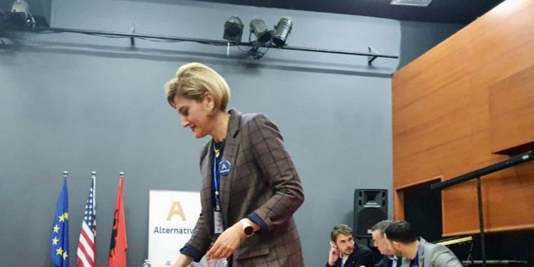 Mimoza Kusari-Lila edhe njëherë në krye të “Alternativës”