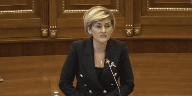 Kusari-Lila kritikon opozitën: Me këtë seancë të thirrur dëshironi të keqinformoni qytetarët