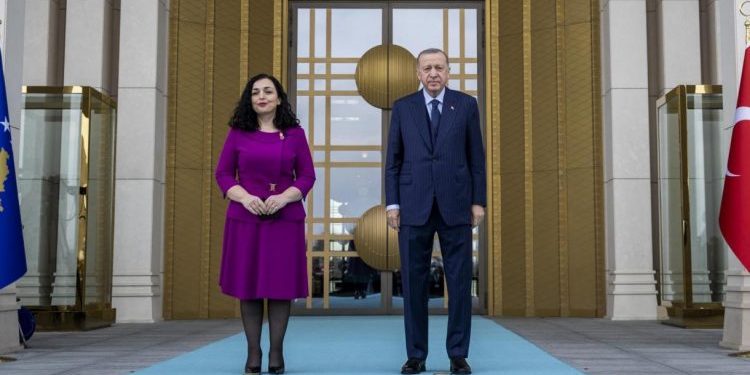 Erdogan: Turqia e mbështet anëtarësimin e Kosovës në NATO