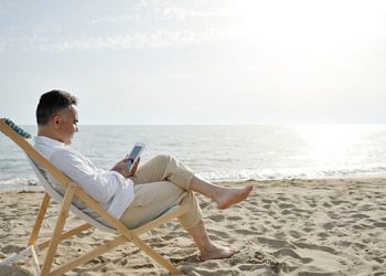 Veshja ideale për pushime në qytetet turistike