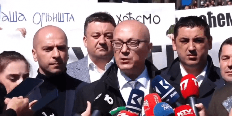 Protestës në Mitrovicën Veriore po i prin Goran Rakiq