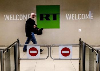 Google heq nga transmetimi Russia Today, pasi kufizoi mediat qe financohen nga Rusia