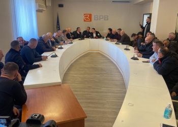 Lirimi i biletave, Shoqata e Transportuesve paralajmërojnë protesta nëse nuk anulohet ky vendim