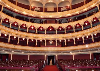 27 Marsi, “Dita Botërore e Teatrit”