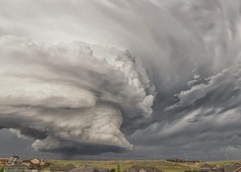 Teksasi goditet nga disa tornado, lëndohen të paktën 19 persona