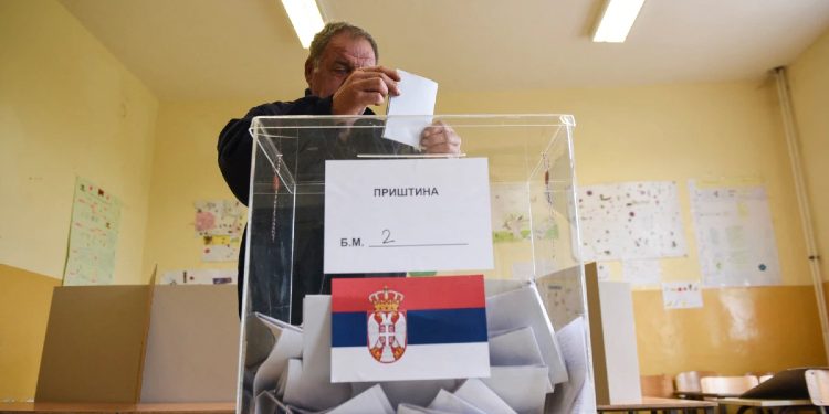 Serbëve të Kosovës iu gjendët zgjidhje për të votuar me 3 prill